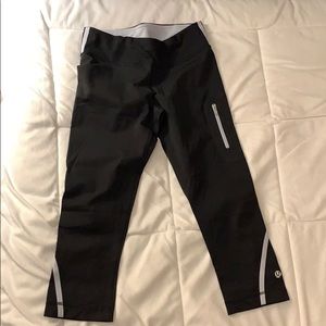 Lululemon size 4 luxtreme Capri leggings